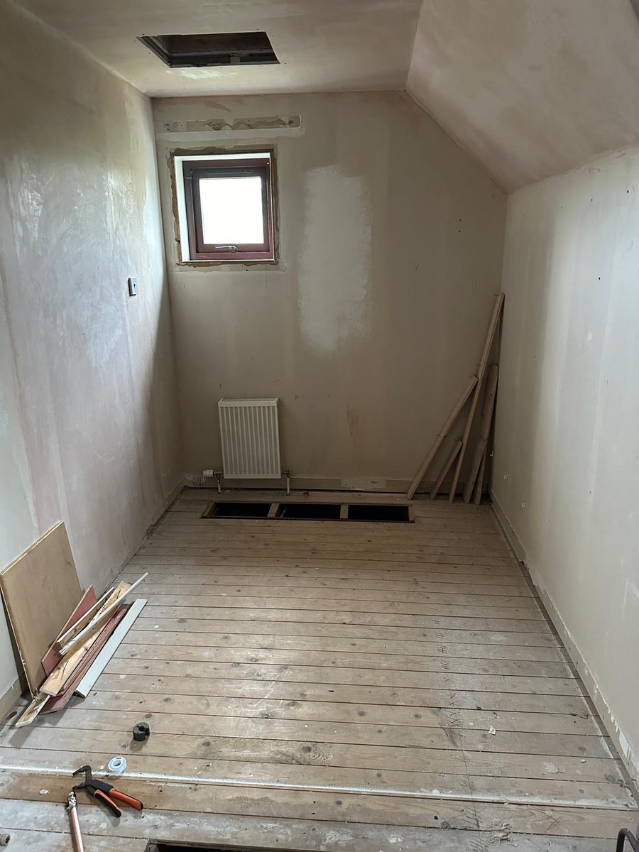 Bathroom before GPH Plumbing & Heating started