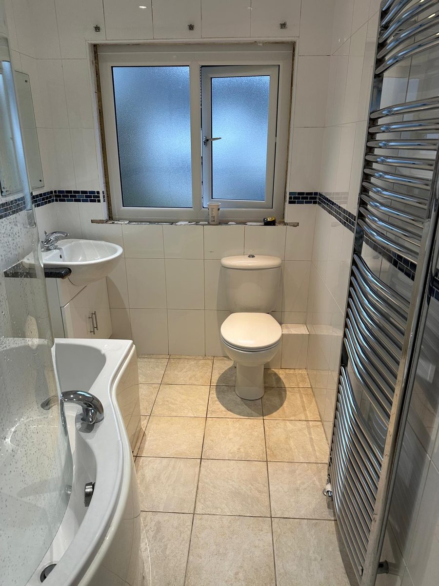 Bathroom before GPH Plumbing & Heating started