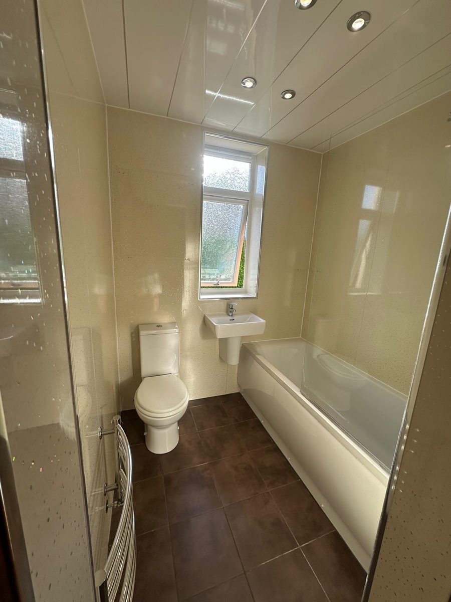 Bathroom before GPH Plumbing & Heating started
