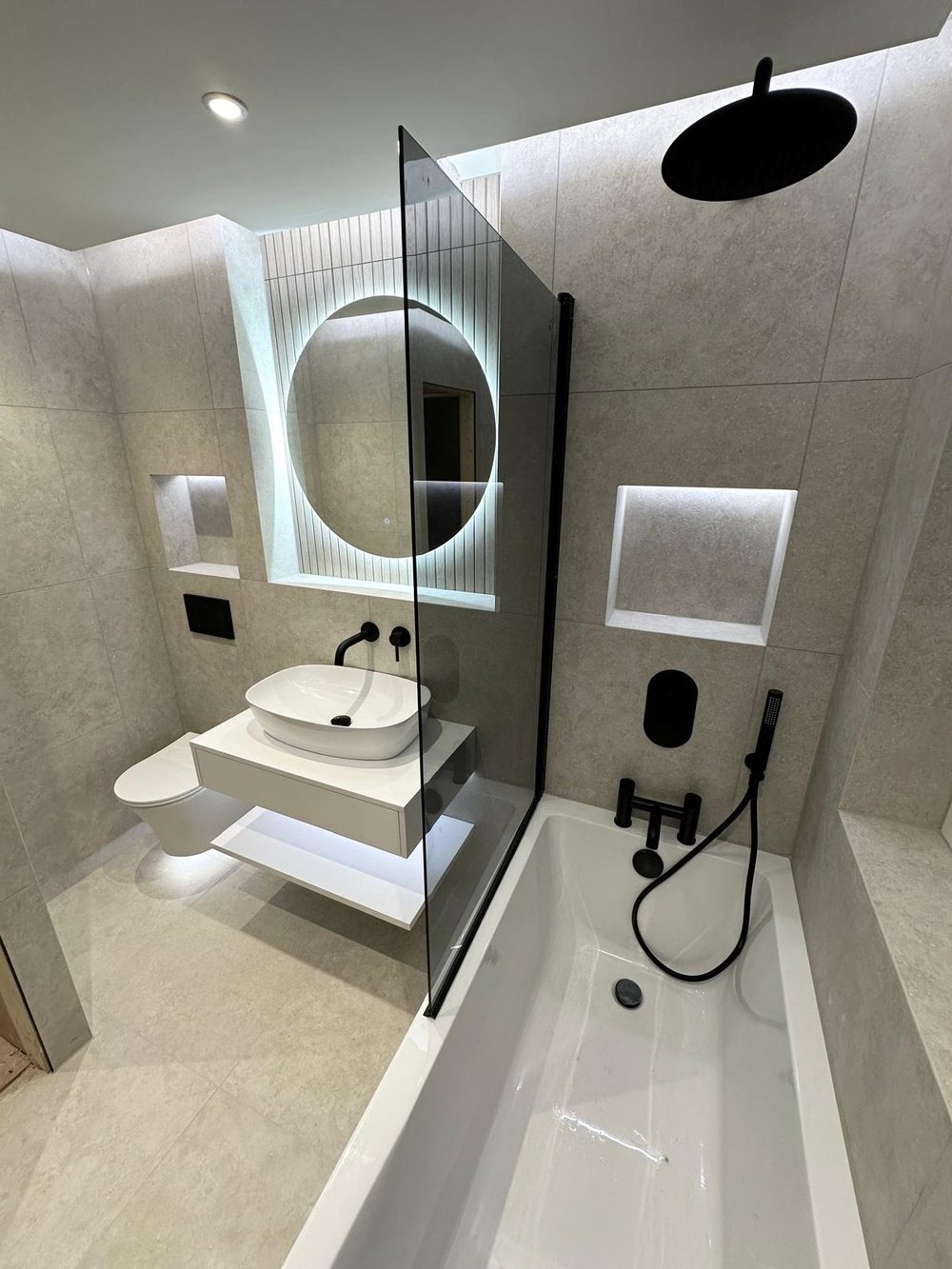 Bathroom by GPH Plumbing & Heating