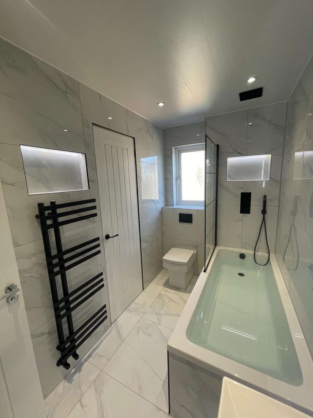 Bathroom by GPH Plumbing & Heating